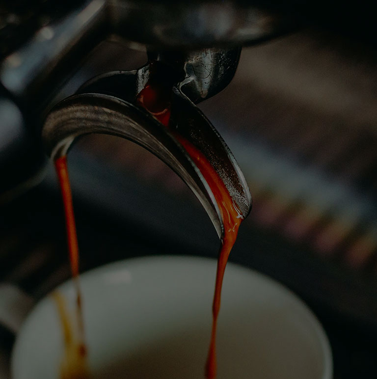 咖啡/果汁/奶茶饮品智能化机器人
高精透明展示度现磨鲜榨
