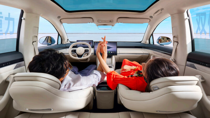 2026 Luxeed R7 SUV from Huawei and Chery launched in China at 34,800 USD - New Car（images 2）